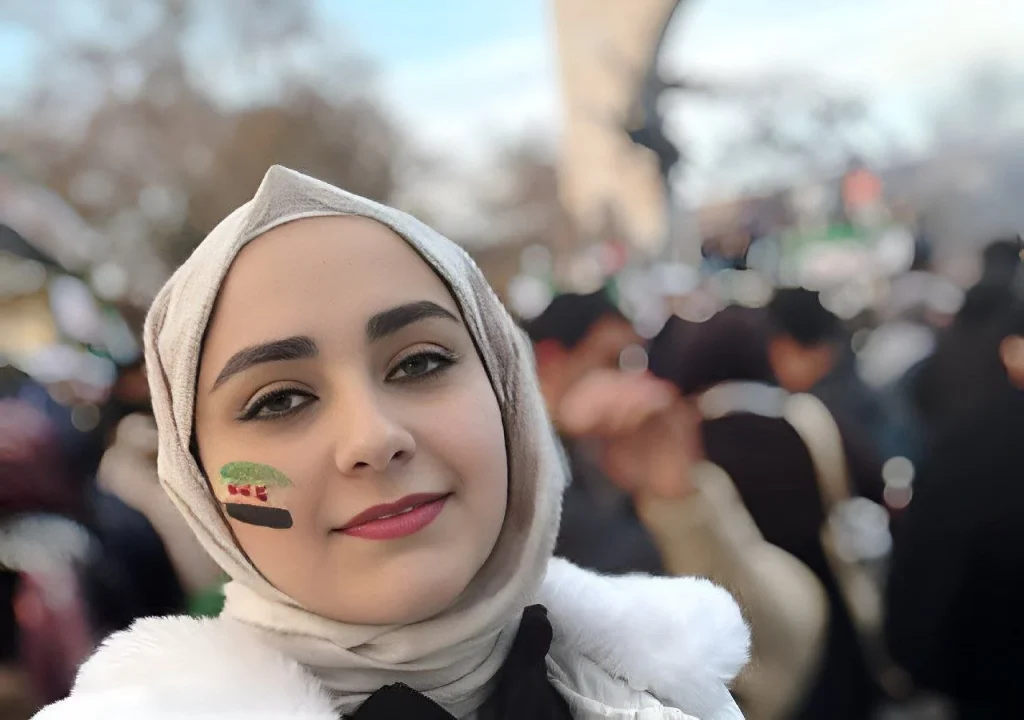 البوم نودز سورية كيوت محجبة بجسم وبزاز وردي تتاكل اكل بتصور نفسها لحبيبها