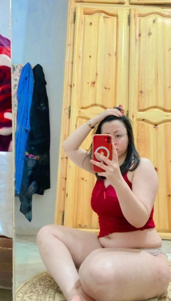 نودز فاجر لمصرية قمر نيك وناعمة اسمها رنا بتعمل احلي نودز لحبيبها بقميص النوم الاحمر