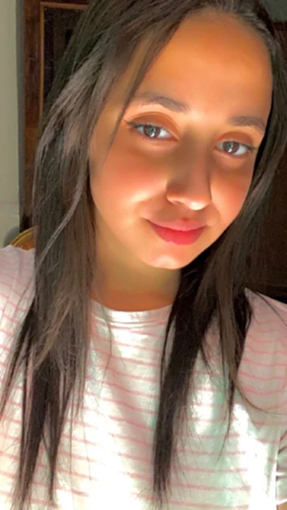 نودز مصرية بجسم هايج تصور نودز و هي ع السرير ملط تدعك كسها وتلعب ببزازها بشهوة